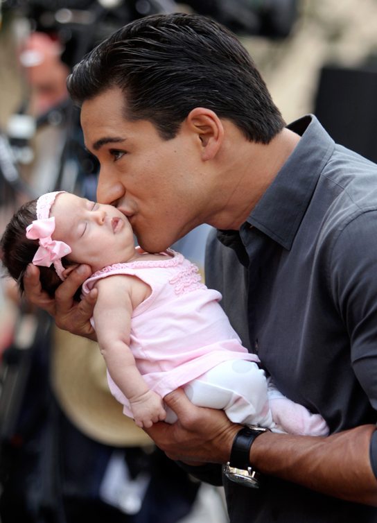 101510_mario_lopez_gia_wenn5556565