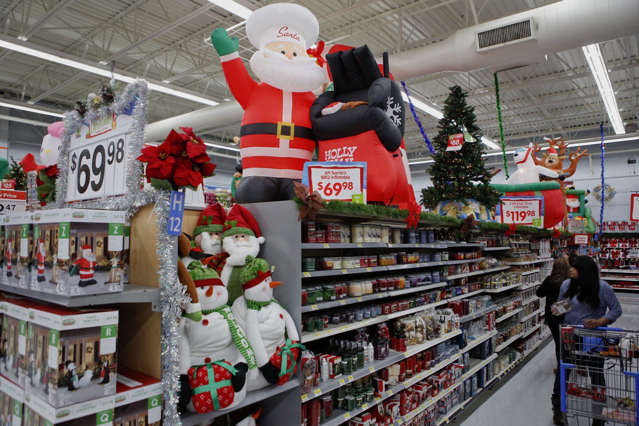 America’s Largest Retail Store Isn’t Hiring Seasonal Employees This